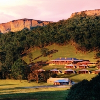 Wolgan Valley Luxury - Flights 2 Nights 5-Star + All meals + Car + More