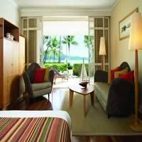 Hamilton Island Intimate Escape Flights + 4 Nights 5-Star + Whitehaven Cruise + More