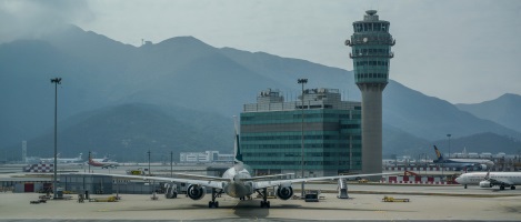 Cairns to Hong Kong Flight Arriving