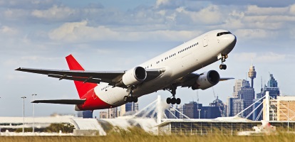 Sydney to Cairns flight taking off