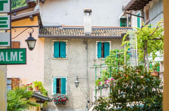 Limone architecture