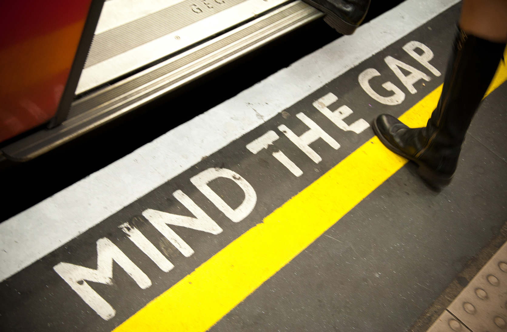 Mind the gap notice in the London Underground