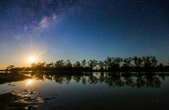 Moonset in Queensland