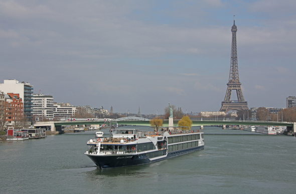 Avalon's Tapestry II in Paris