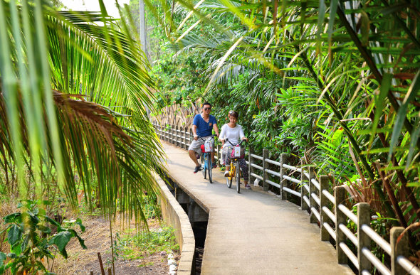 A cycling couple.