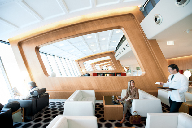 An expansive view of the communal area of the Sydney First Class Lounge