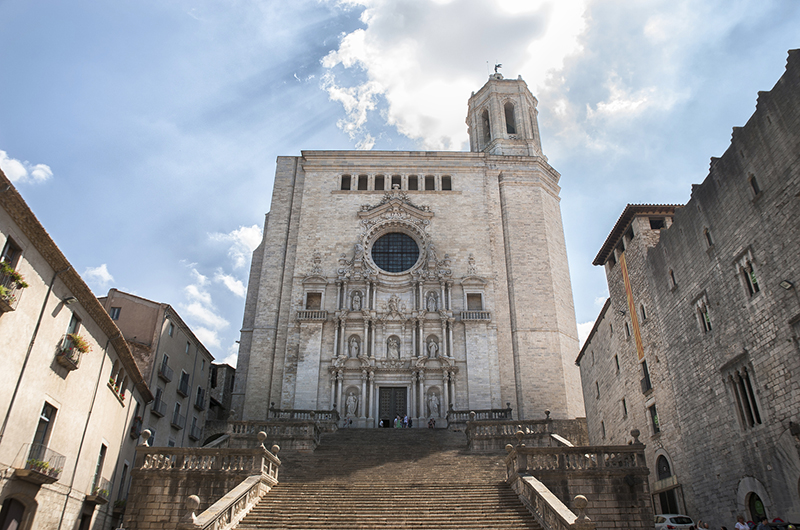 steps up to the girona cathedral