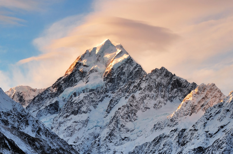 Early morning light on the peak of Aoraki/Mt Cook.