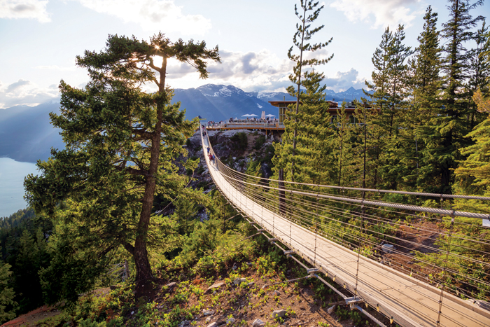 best roadtrips Canada - Sea to Sky Gondola suspension bridge