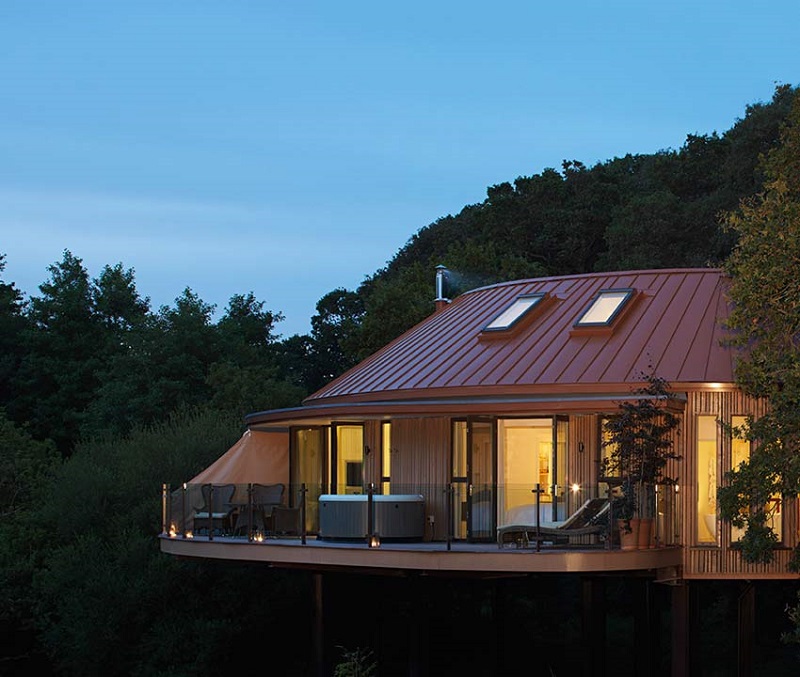 The ultimate in luxury tree house living. photo: Chewton Glen.