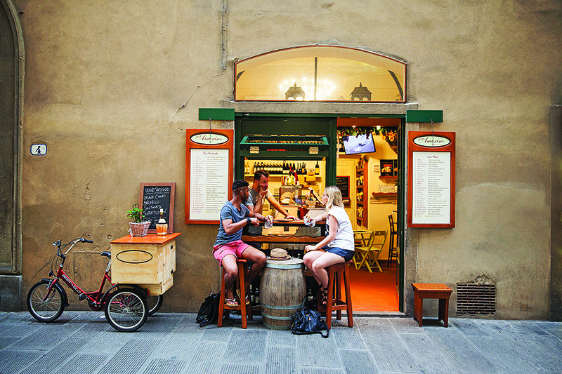 couple at a restaurant in florence