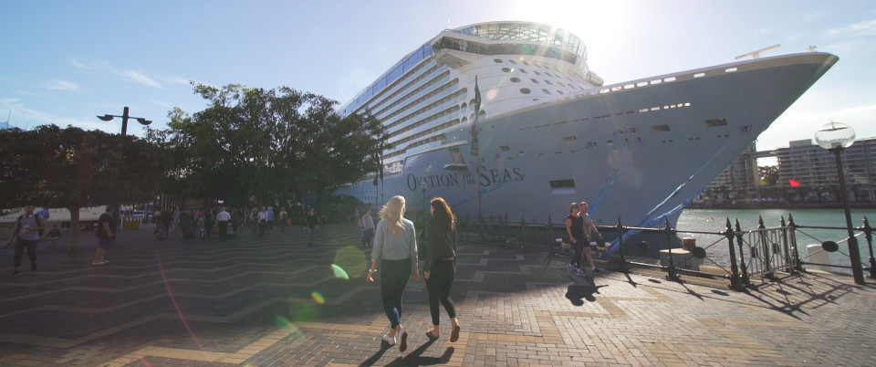 girls walking to ovation of the seas ship sydney harbour