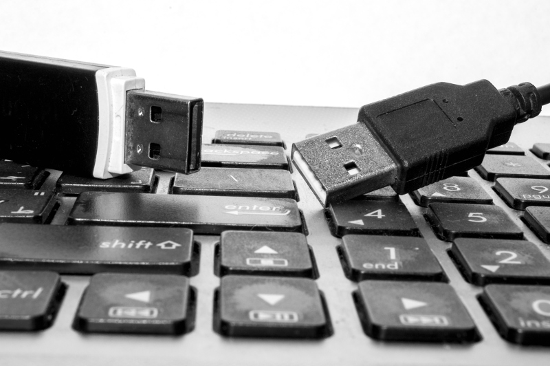 A laptop with a back up USB