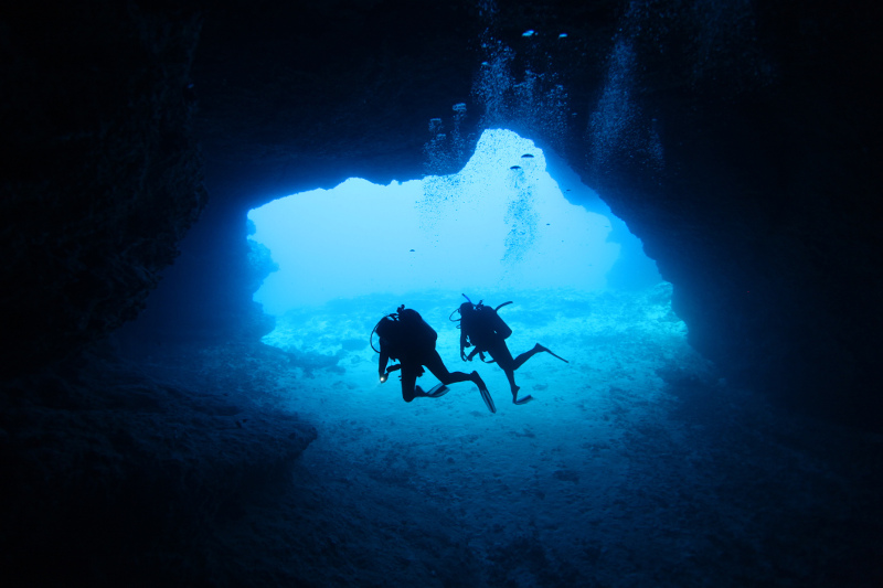 scuba diving in shark tooth cave, Tonga