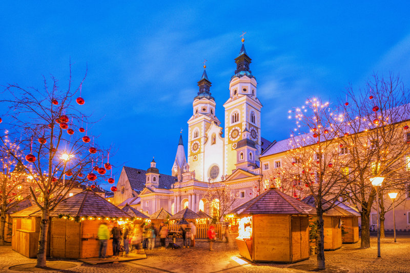 night view of Bressanone cathedral