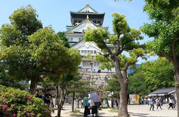 osaka castle square