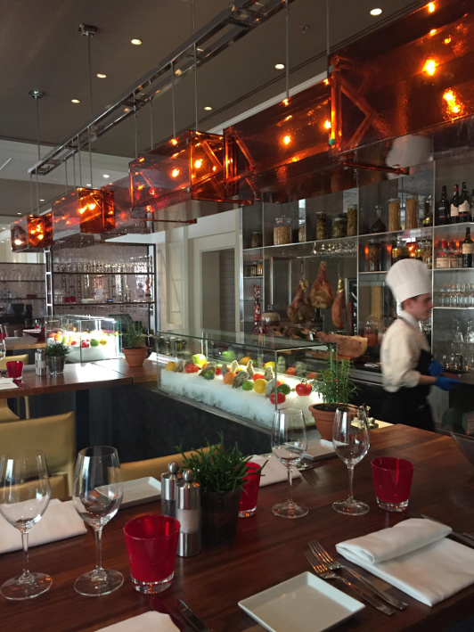 CottoCrudo restaurant, bar and lounge at the Four Seasons Hotel Prague. (Image courtesy Francesca La Spina)