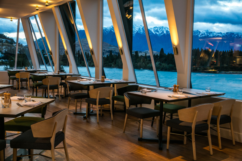 Restaurant with water view