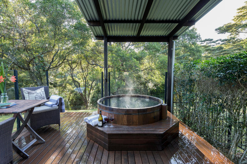 japanese hot tub at spicers retreat