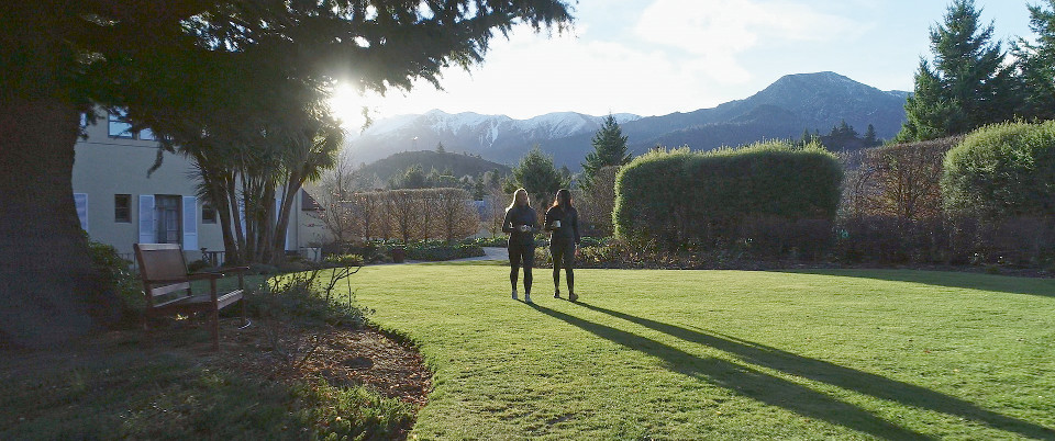 heritage hotel hanmer springs has beautiful gardens