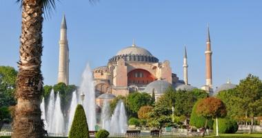 Visit the mosque of Hagia Sophia