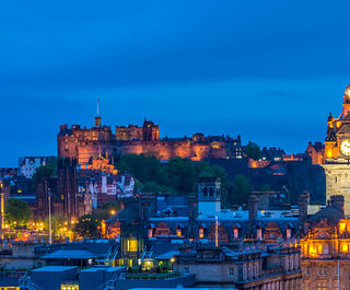 edinburgh night skyline