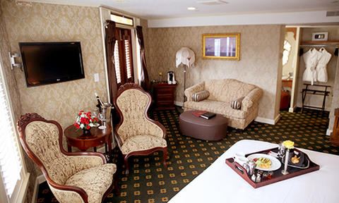 Luxury Suite with Open Veranda
