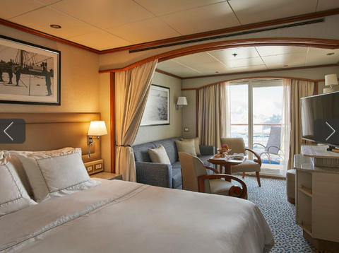 Deluxe Veranda Suite