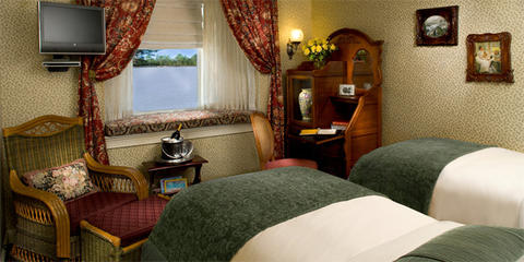 Deluxe Outside Staterooms (D)