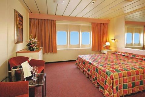 Outside Deluxe Stateroom (XG)