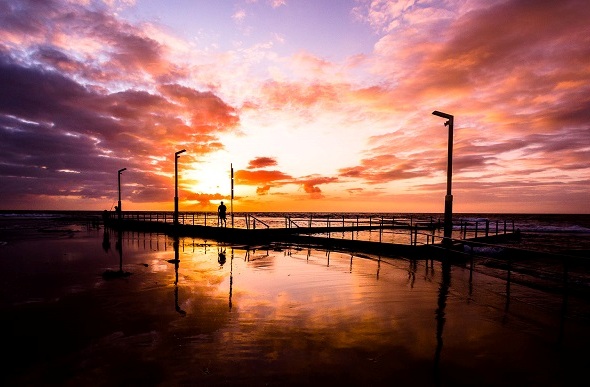 mona vale pool sydney sunrise