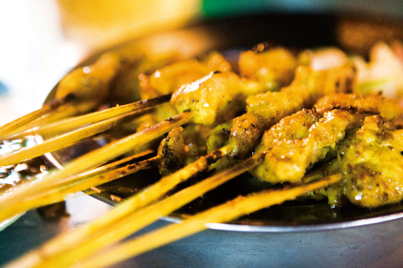 A close-up view of the iconic dish satay kajang, from Kuala Lumpur, Malaysia.